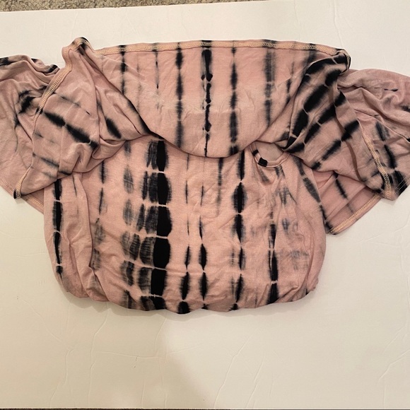 NWT FASHION NOVA TIE-DYE OFF-THE SHOULDER CROP - Picture 9 of 10